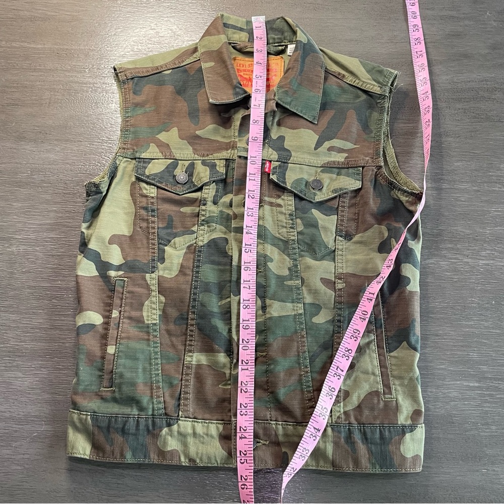 Levi's Women's Camouflage Sleeveless Denim Vest - Green/Brown - Picture 11 of 11
